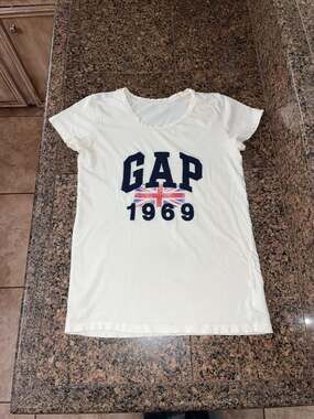 Gap 1969 Union Jack Graphic T-Shirt